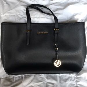 Michael Kors Jet Set Tote